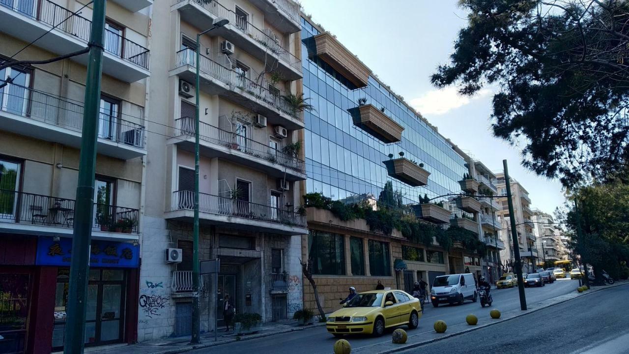 Zeus At The 3rd Floor *